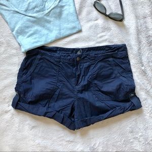 Gap navy blue cotton cargo shorts with snap button